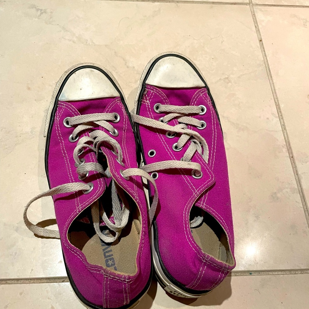 Unisex Purple converse, good condition